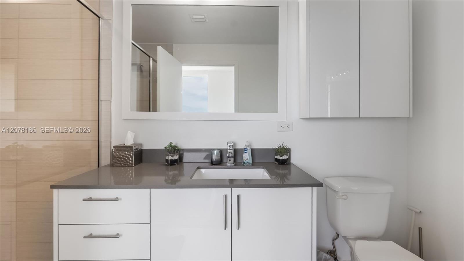 999 SW 1st Avenue 2004, Miami, FL 33130 photo 17