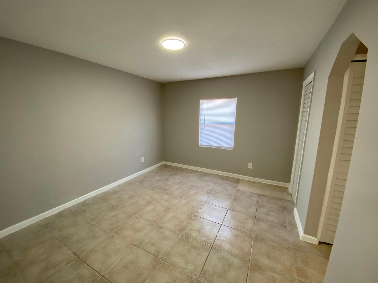 617 N DIXIE Highway — photo 3