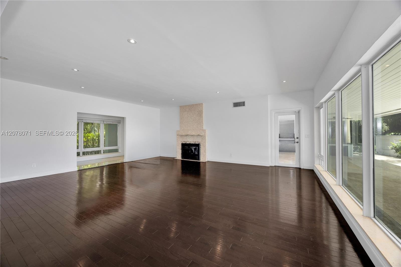 3709 Alhambra Court — photo 9