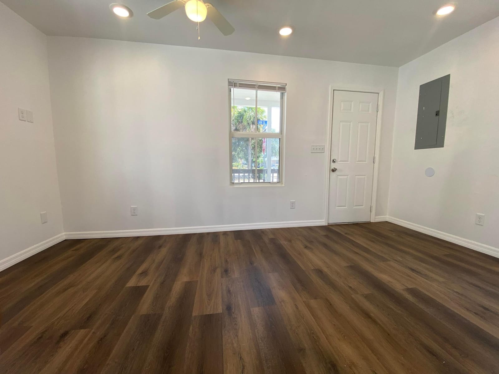 641 6th Street — photo 3