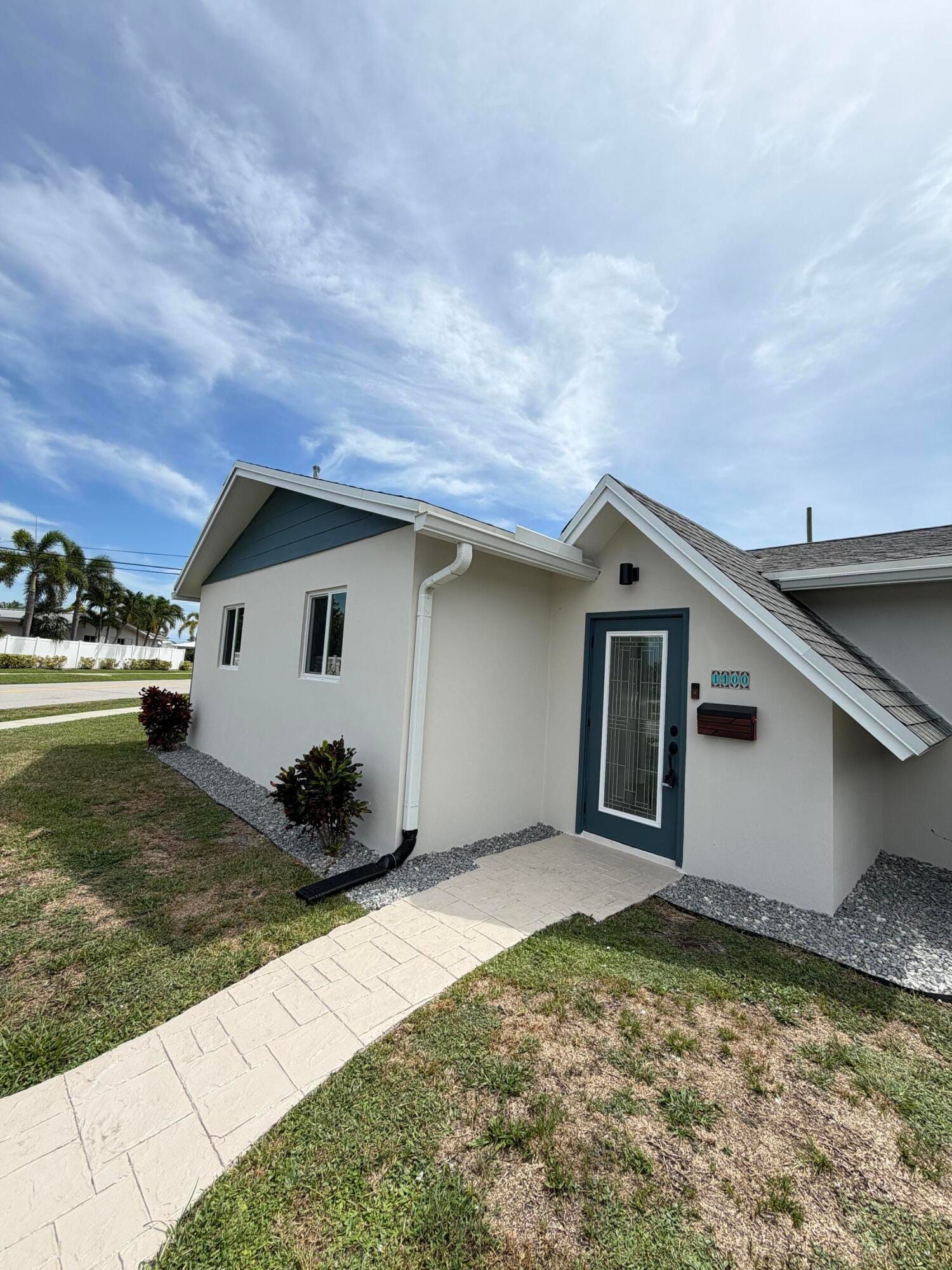 1100 W CAMINO REAL — photo 1