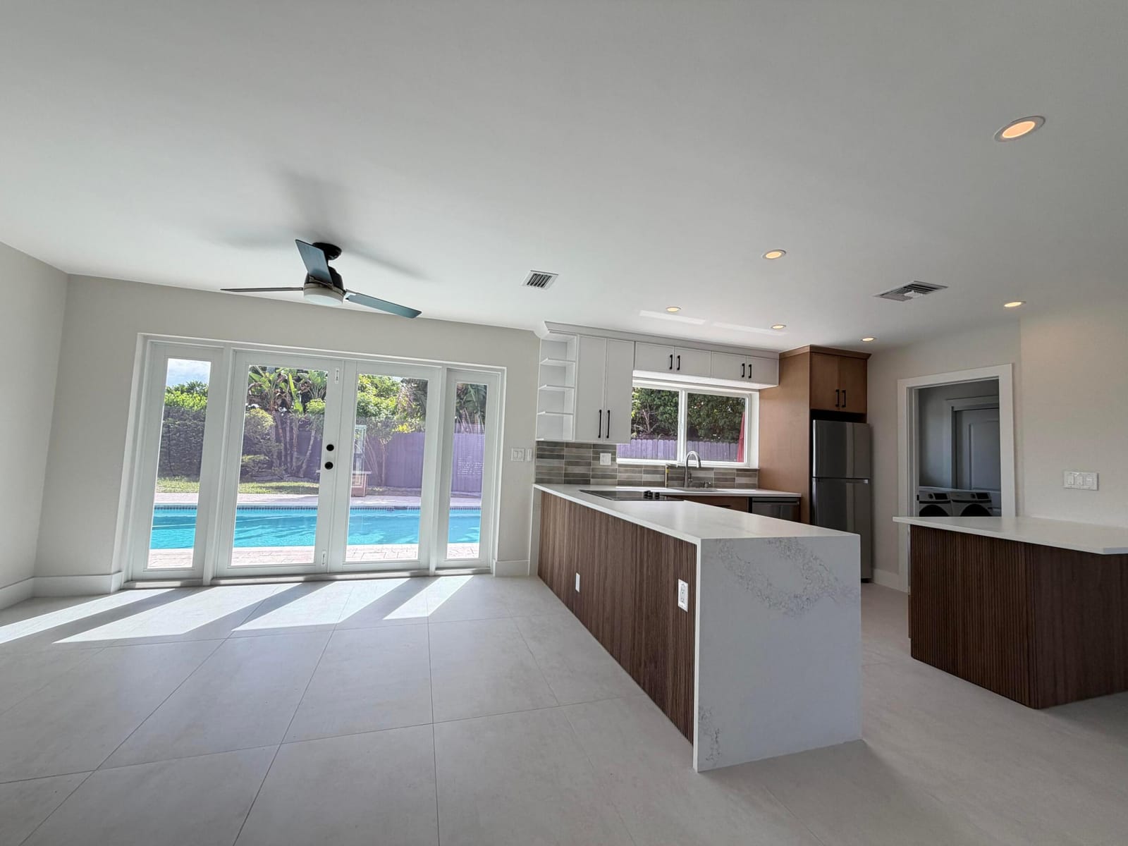 1100 W CAMINO REAL — photo 4