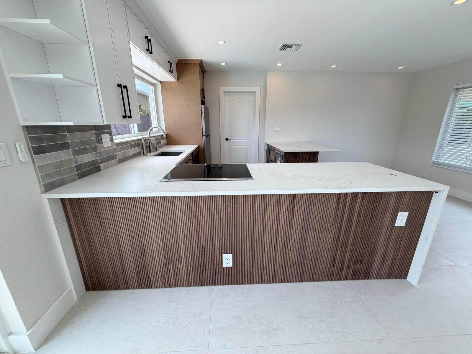 1100 W CAMINO REAL — photo 8