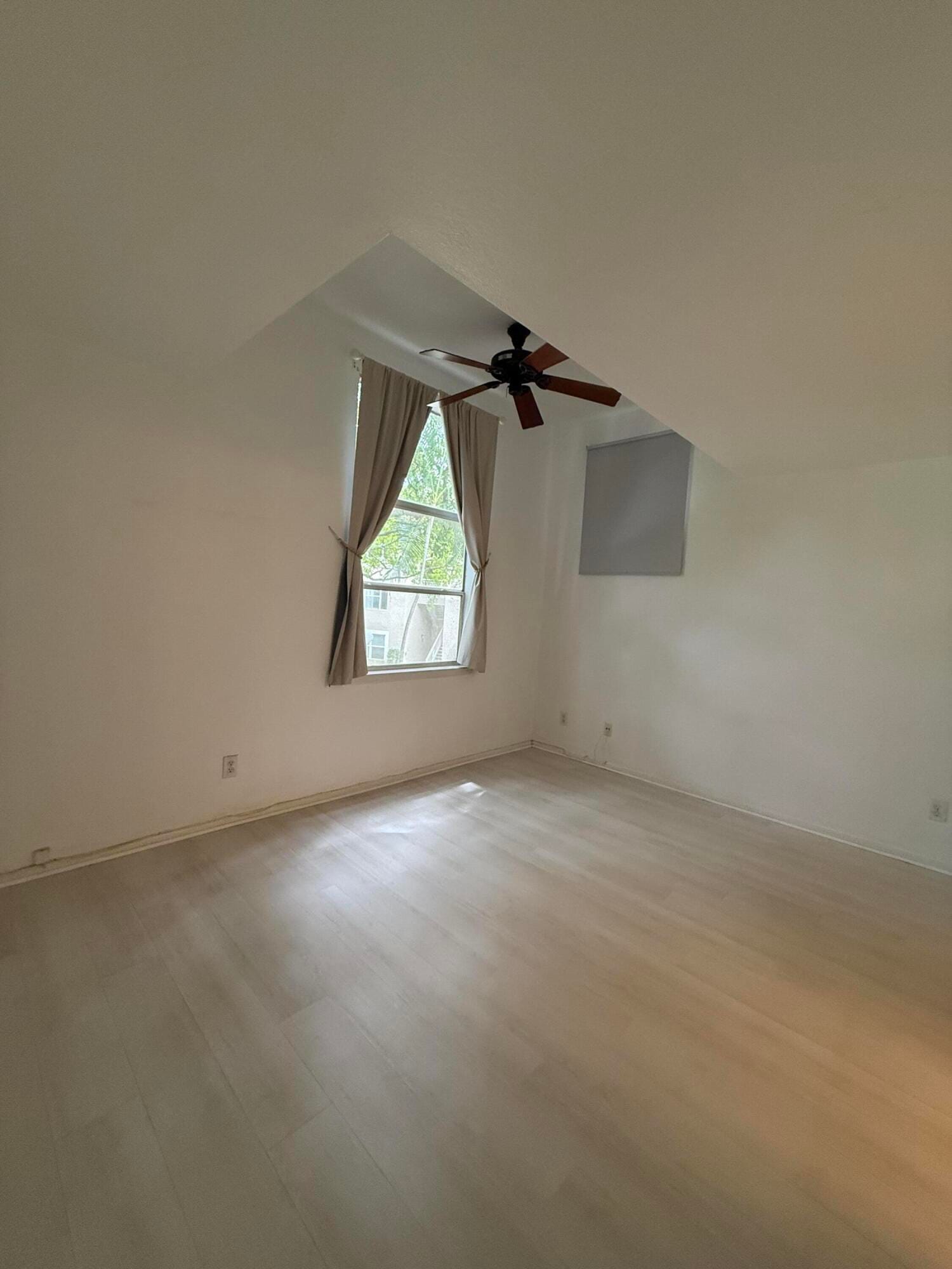 1865 Palm Cove Boulevard 9-209 — photo 11