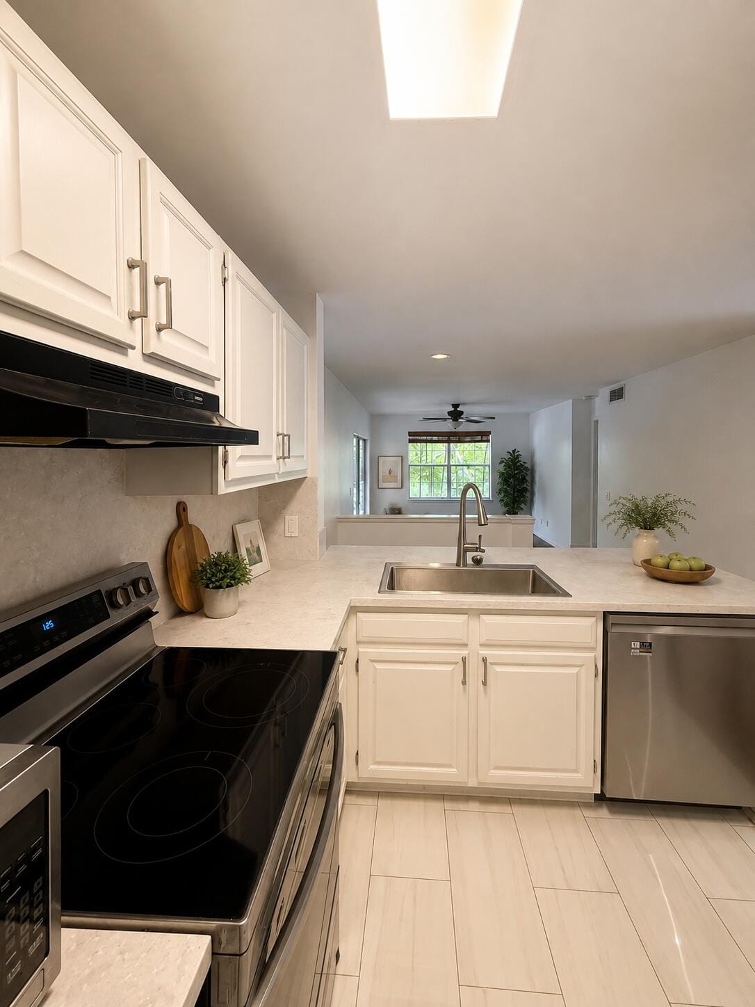 1865 Palm Cove Boulevard 9-209 — photo 4