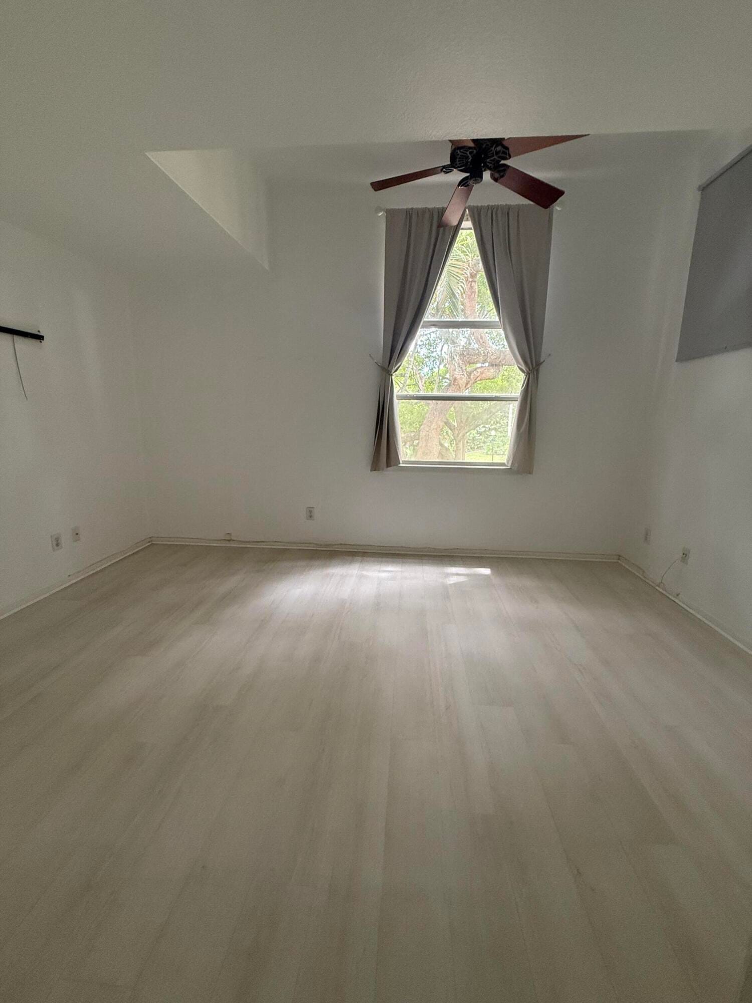1865 Palm Cove Boulevard 9-209 — photo 10