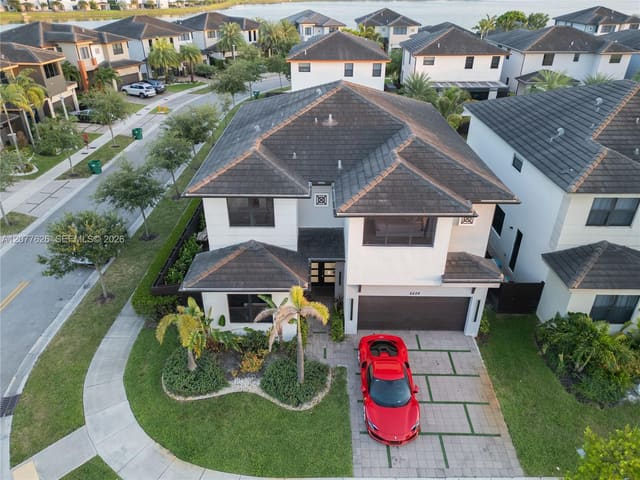 8824 NW 161st Terrace, Miami Lakes, FL 33018