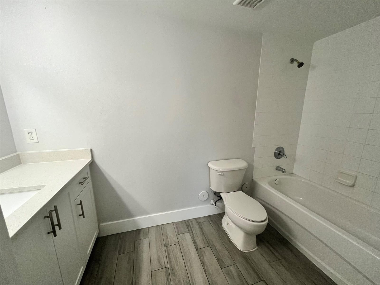 1161 GOLDEN LAKES Boulevard 1316 — photo 7
