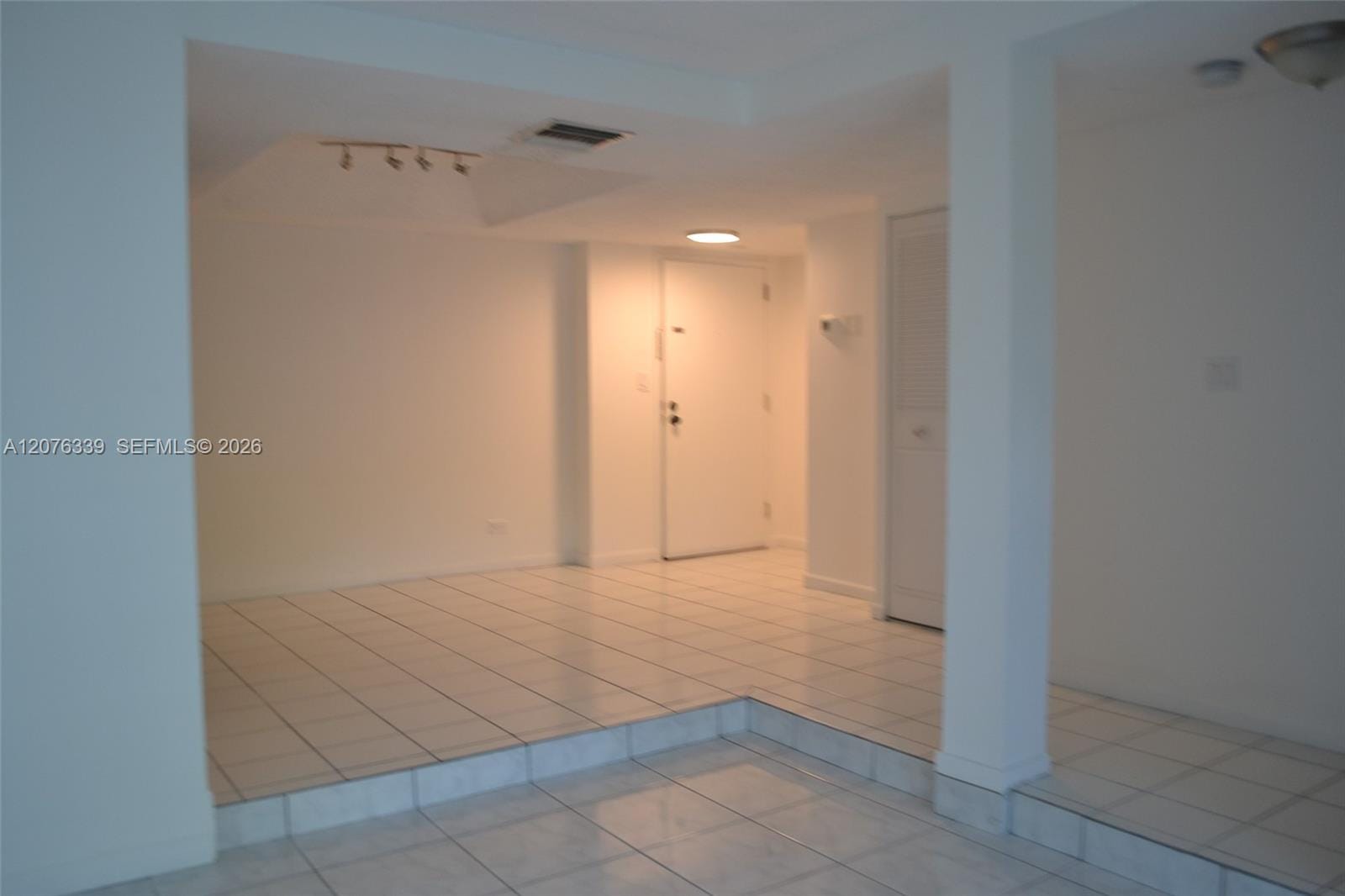 3670 Inverrary Drive 2D — photo 3