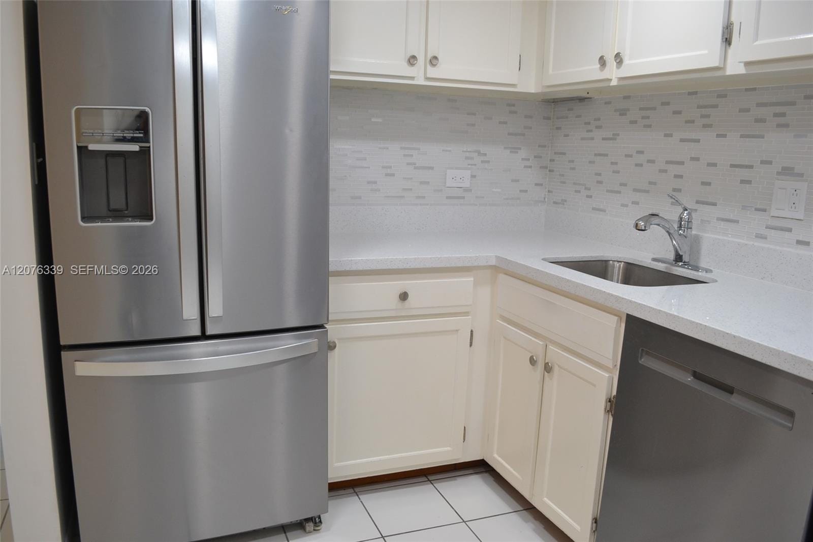 3670 Inverrary Drive 2D — photo 6