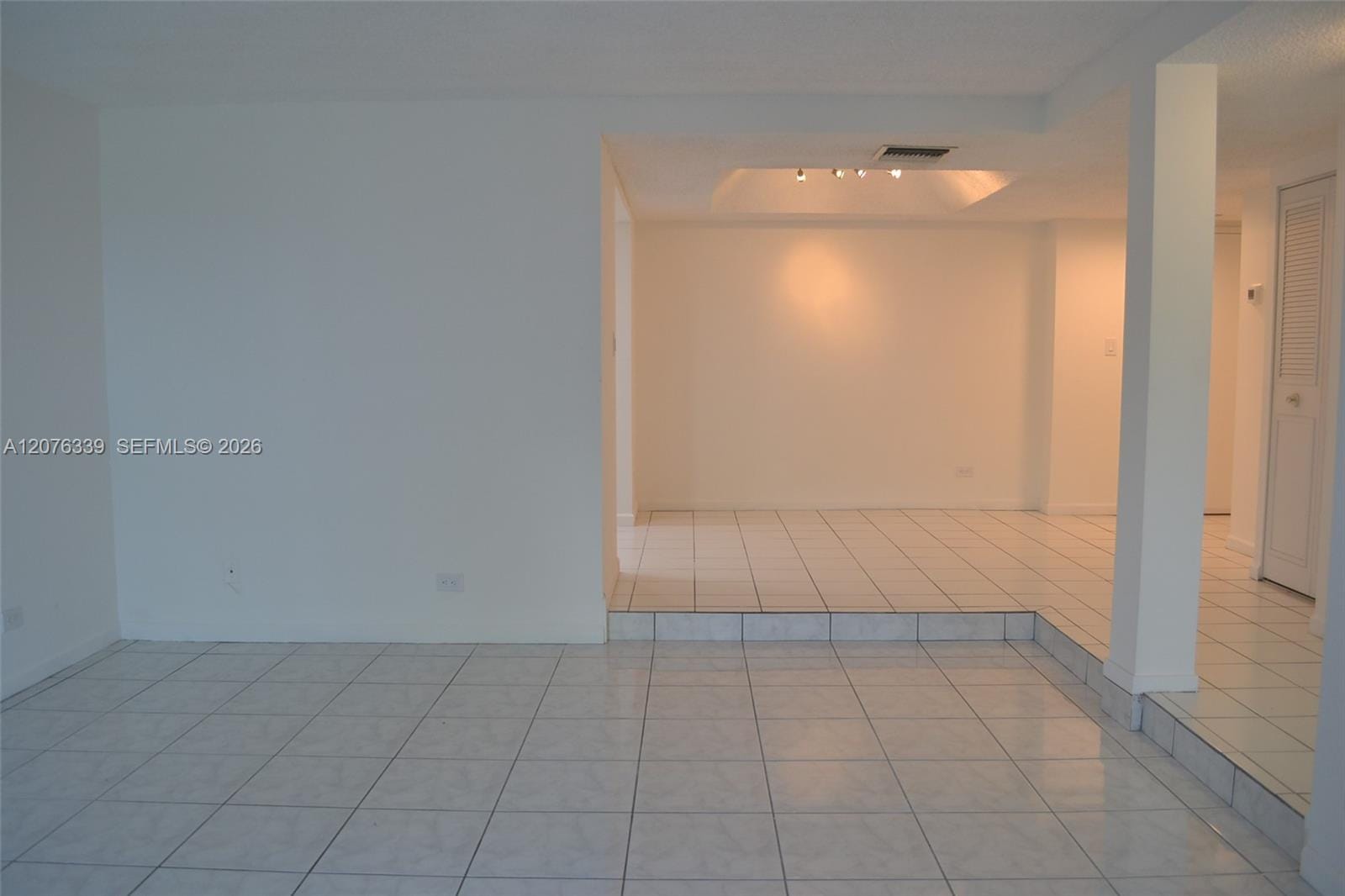3670 Inverrary Drive 2D — photo 7