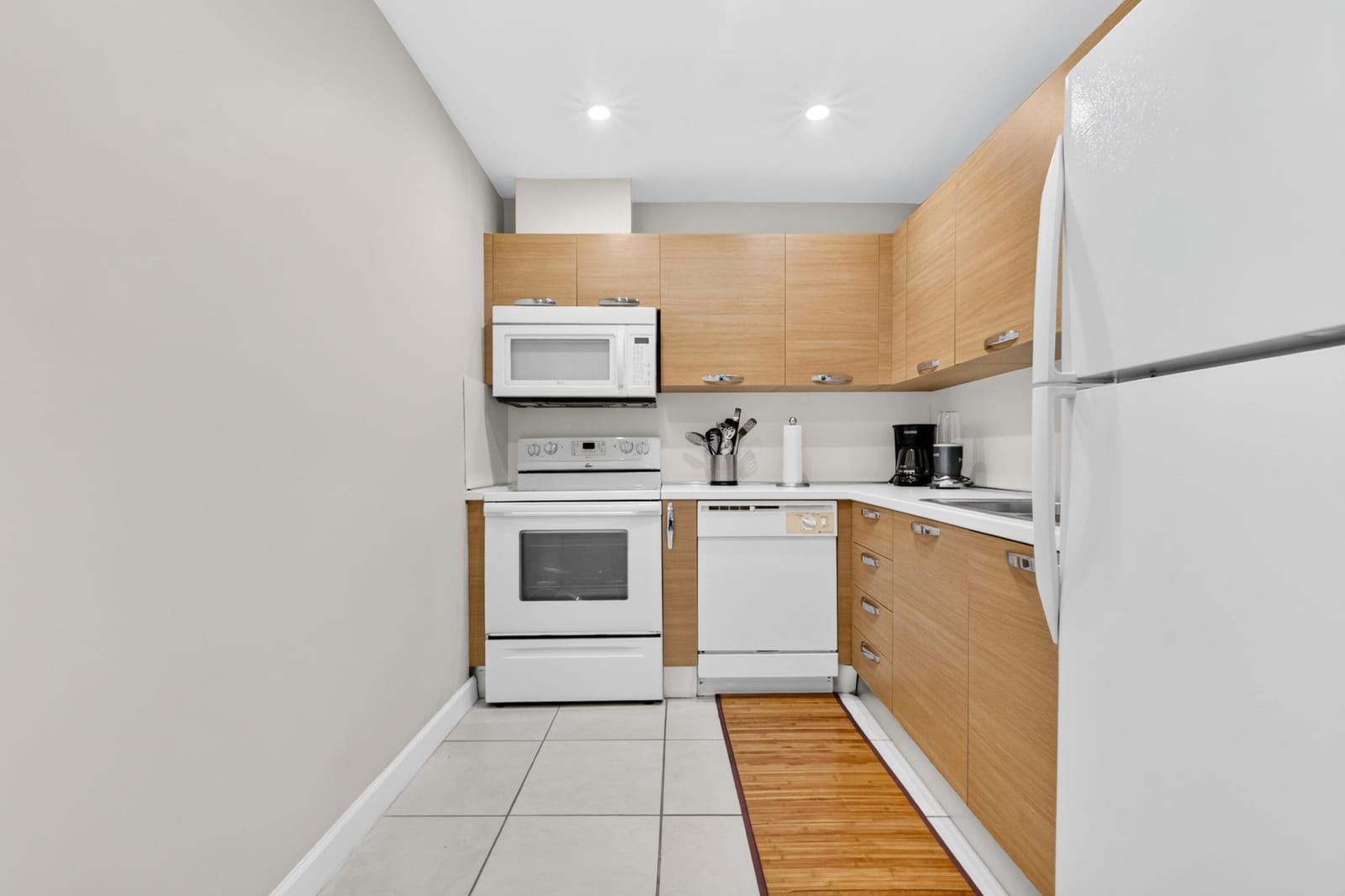 6359 Bay Club Drive 2 — photo 3