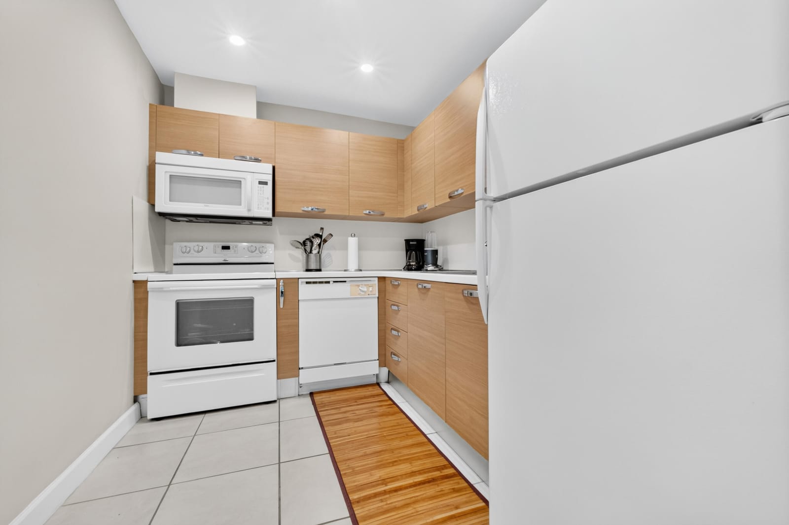 6359 Bay Club Drive 2 — photo 4