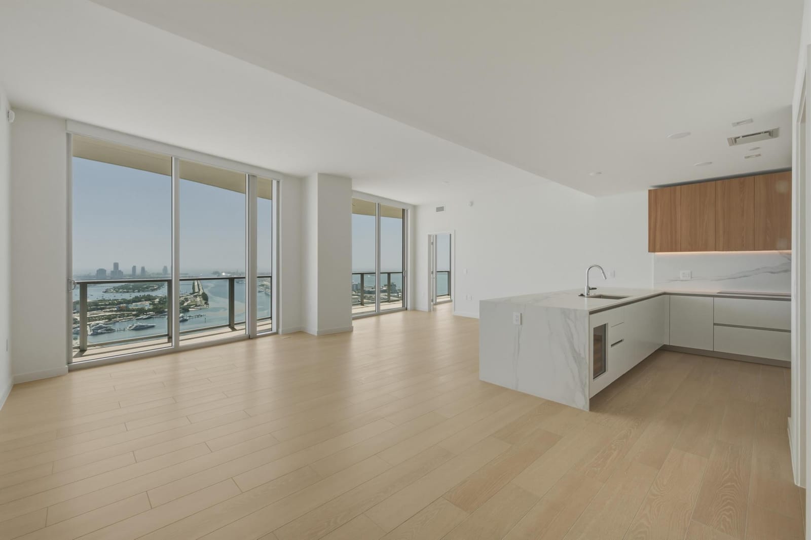 1400 Biscayne Boulevard 4304 — photo 2
