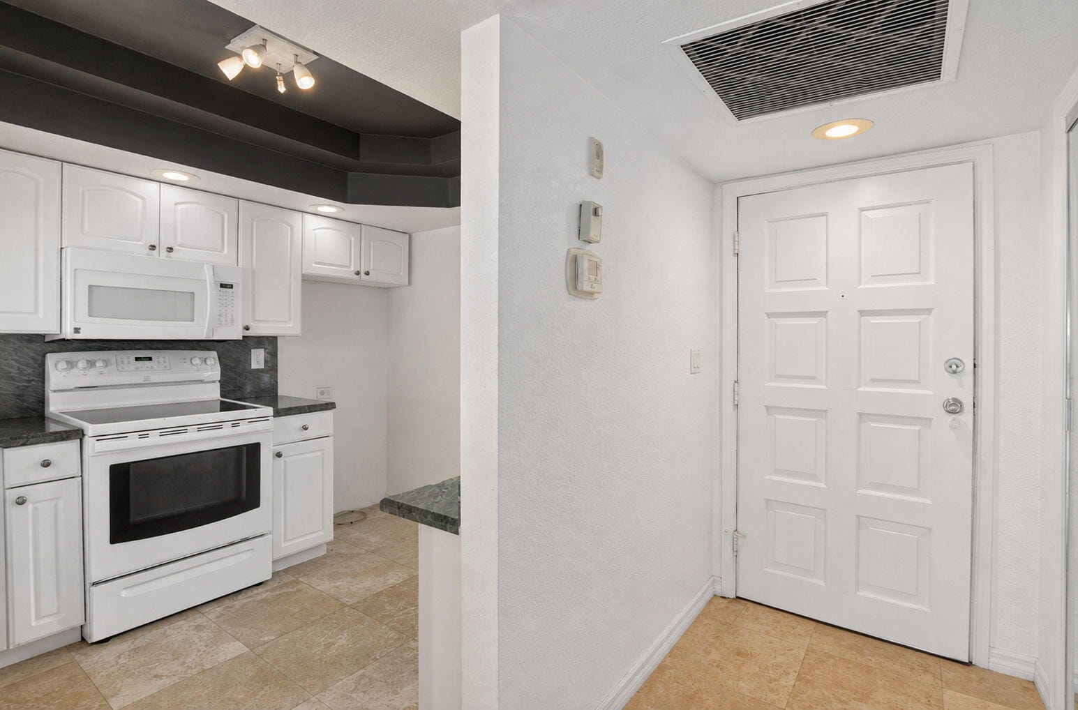 2871 N OCEAN Boulevard C309 — photo 2
