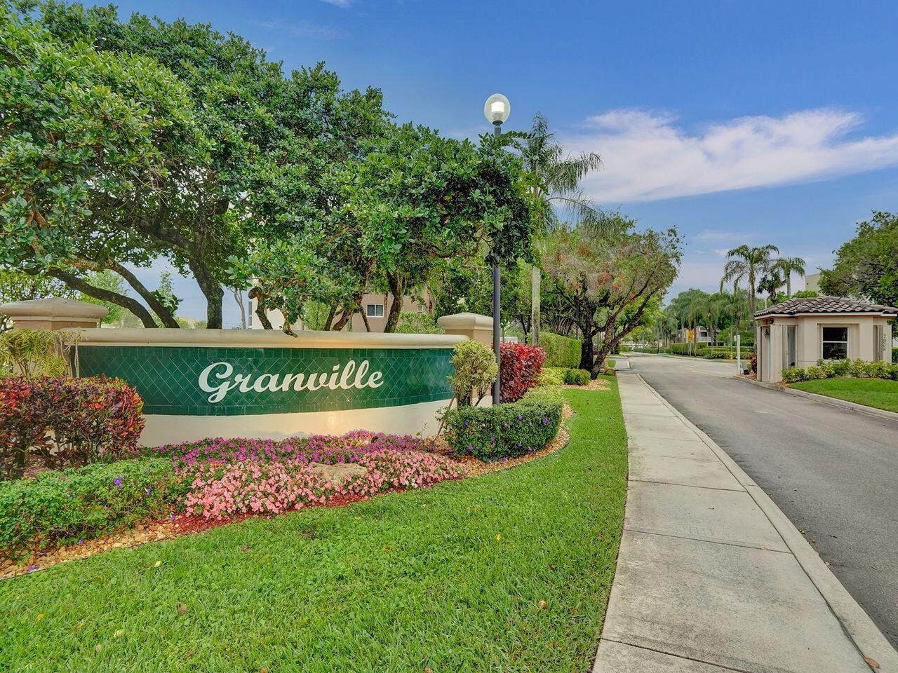 7411 GRANVILLE Drive 106 — photo 12