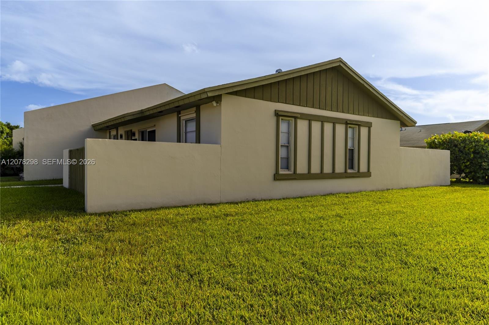 11900 SW 110th St Circle E, Miami, FL 33186 photo 2