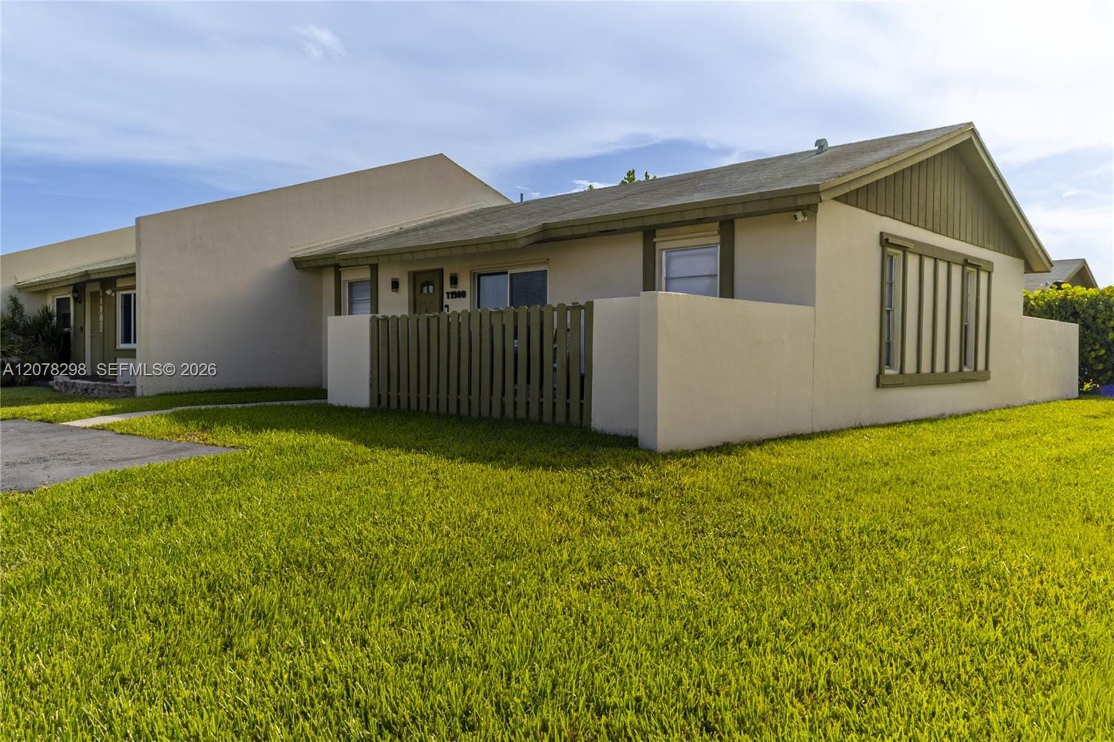 11900 SW 110th St Circle E, Miami, FL 33186 photo 3