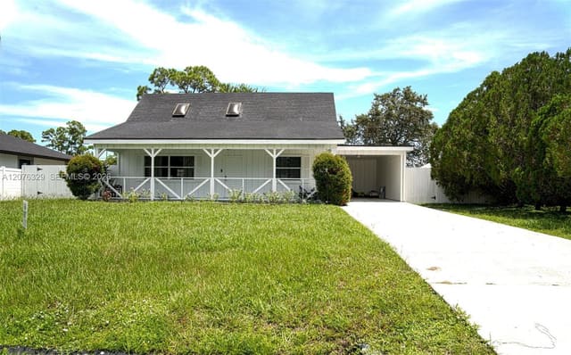 2489 SE Stonecrop Street, Port St. Lucie, FL 34984