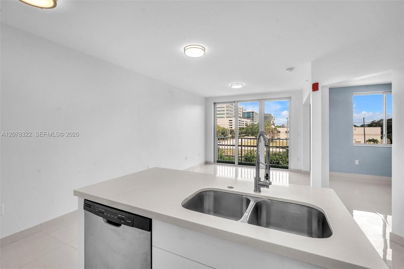 2651 NE 212th Terrace 301, Miami, FL 33180 photo 2
