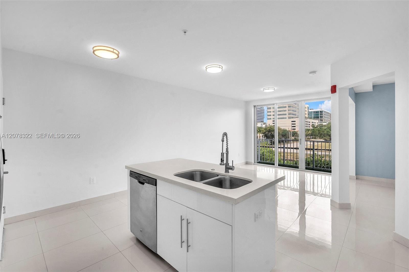 2651 NE 212th Terrace 301, Miami, FL 33180 photo 3
