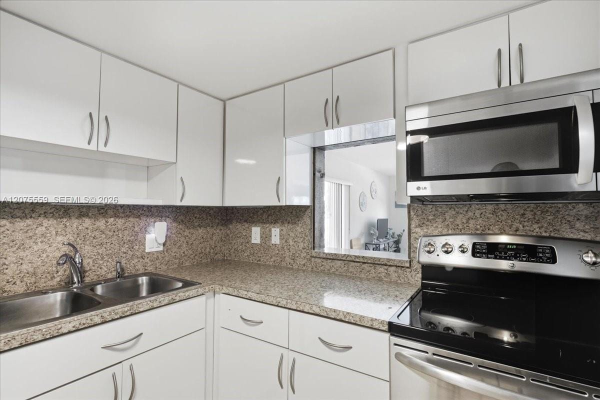 3105 NE 28th Street 1B — photo 2