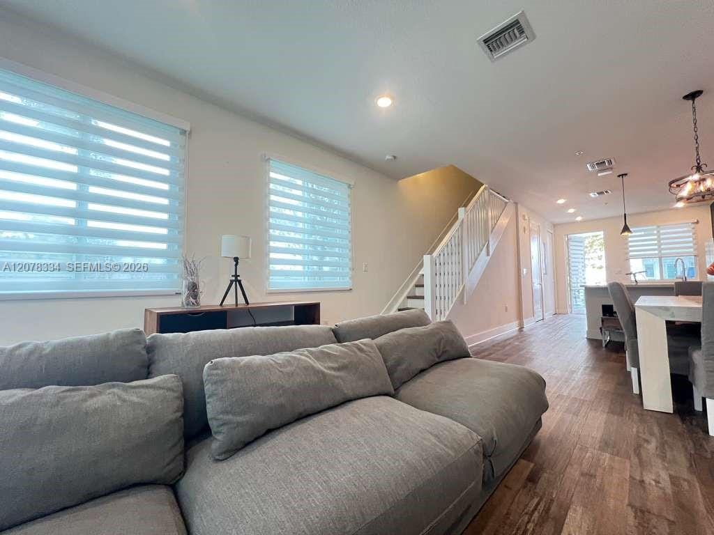 10229 NW 64th Terrace 101 — photo 5