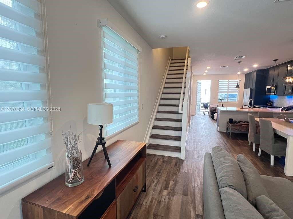 10229 NW 64th Terrace 101 — photo 6