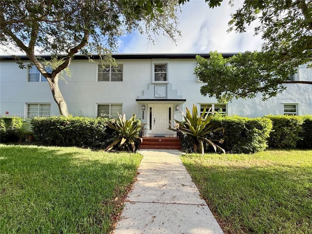 5665 SW 80th Street 62B, Miami, FL 33143