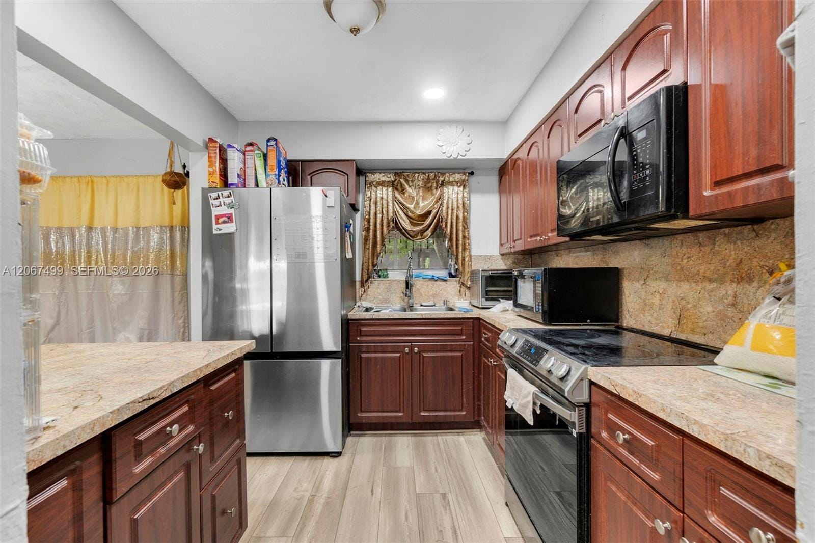 6921 Taylor Street — photo 2