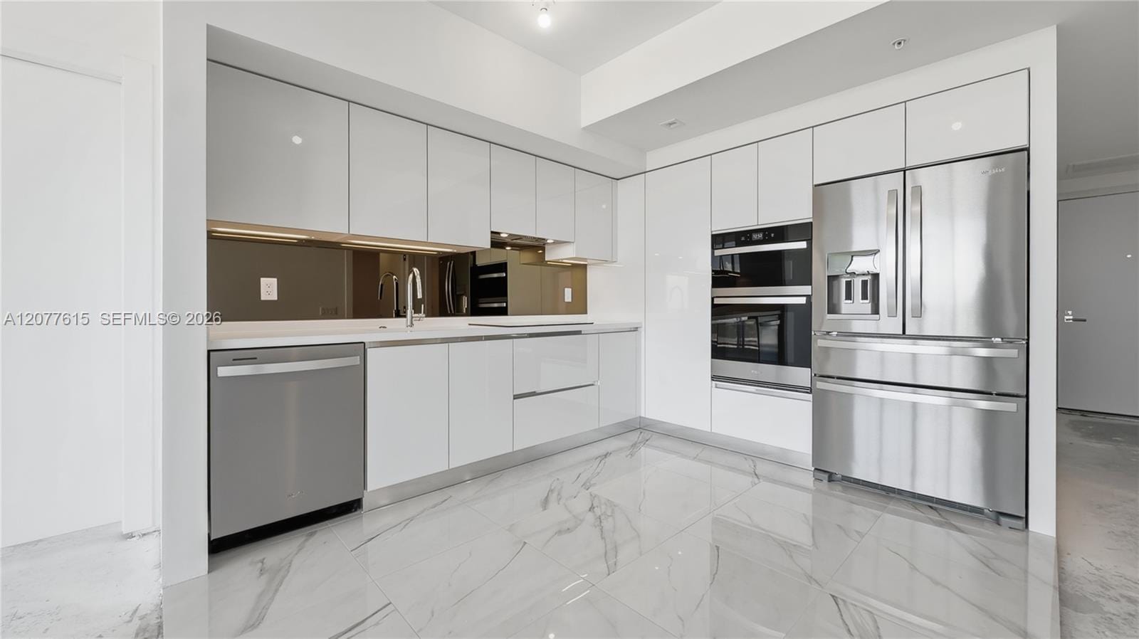 1170 E Hallandale Beach Boulevard 1102 — photo 7