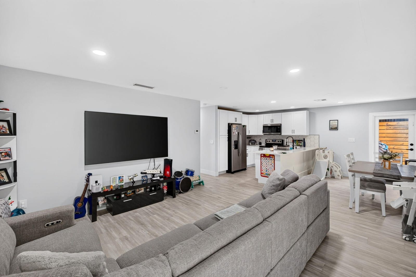 7701 NW 56TH Avenue — photo 4