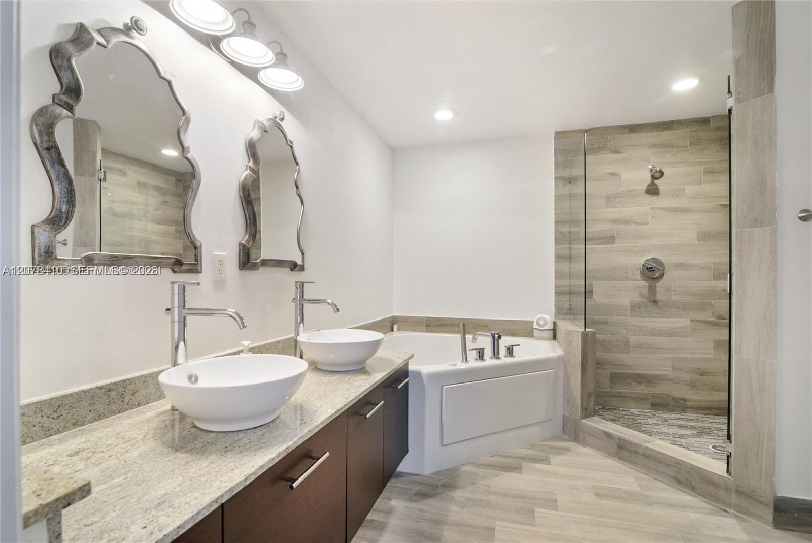 3029 NE 188th Street 505 — photo 5