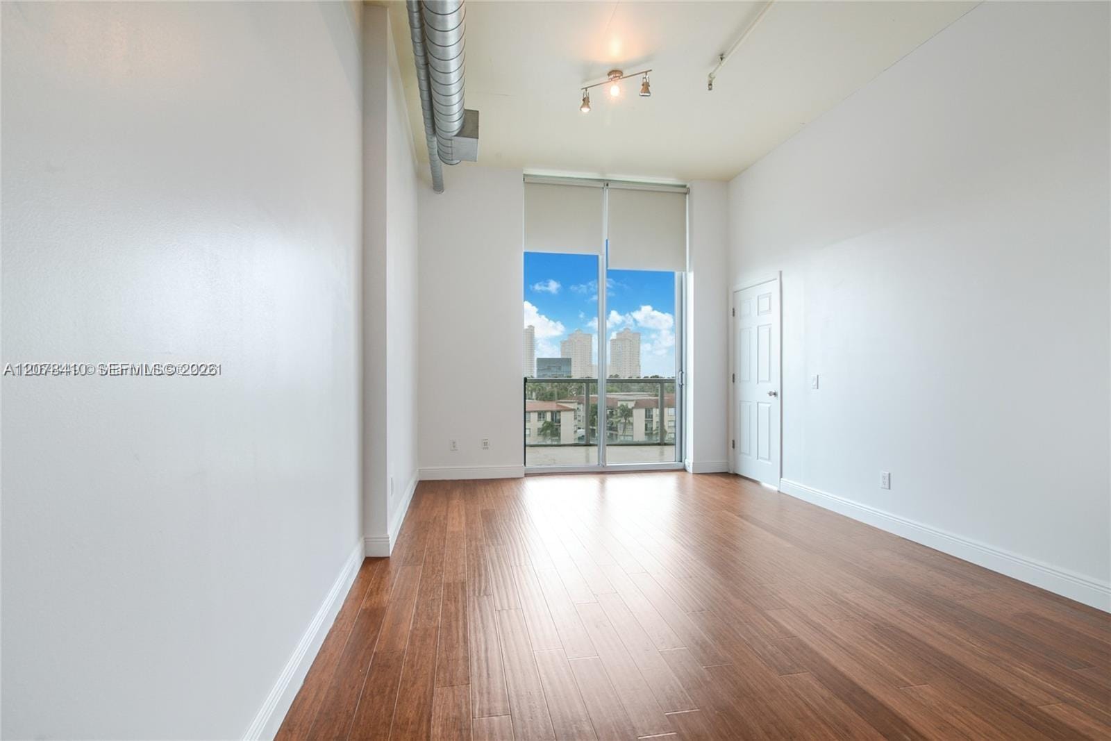 3029 NE 188th Street 505 — photo 7