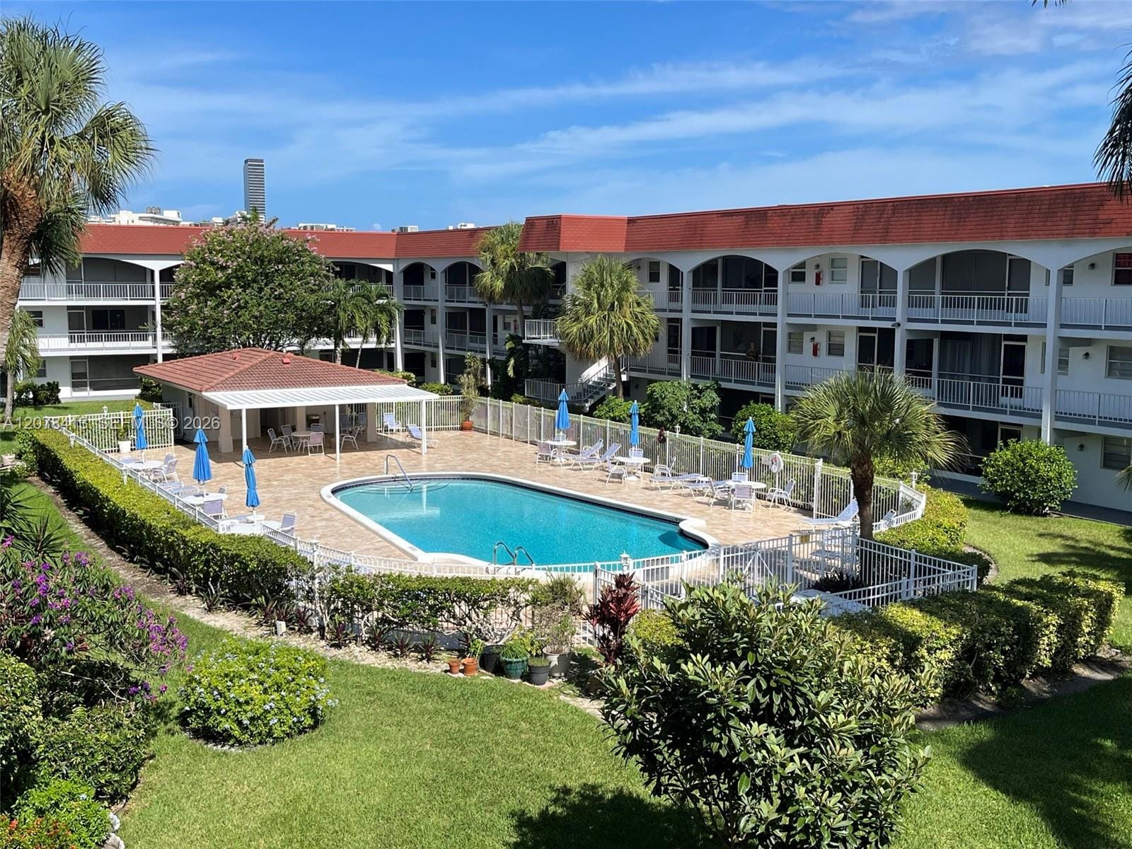 581 Blue Heron Drive 307-B, Hallandale Beach, FL 33009