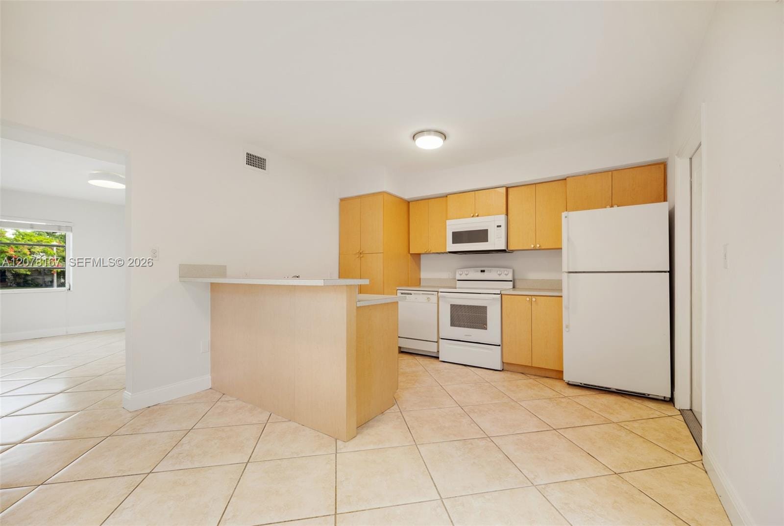 2332 SW 26th Lane — photo 3