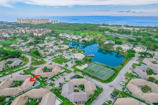 1127 E SEMINOLE Avenue E 11B, Jupiter, FL 33477