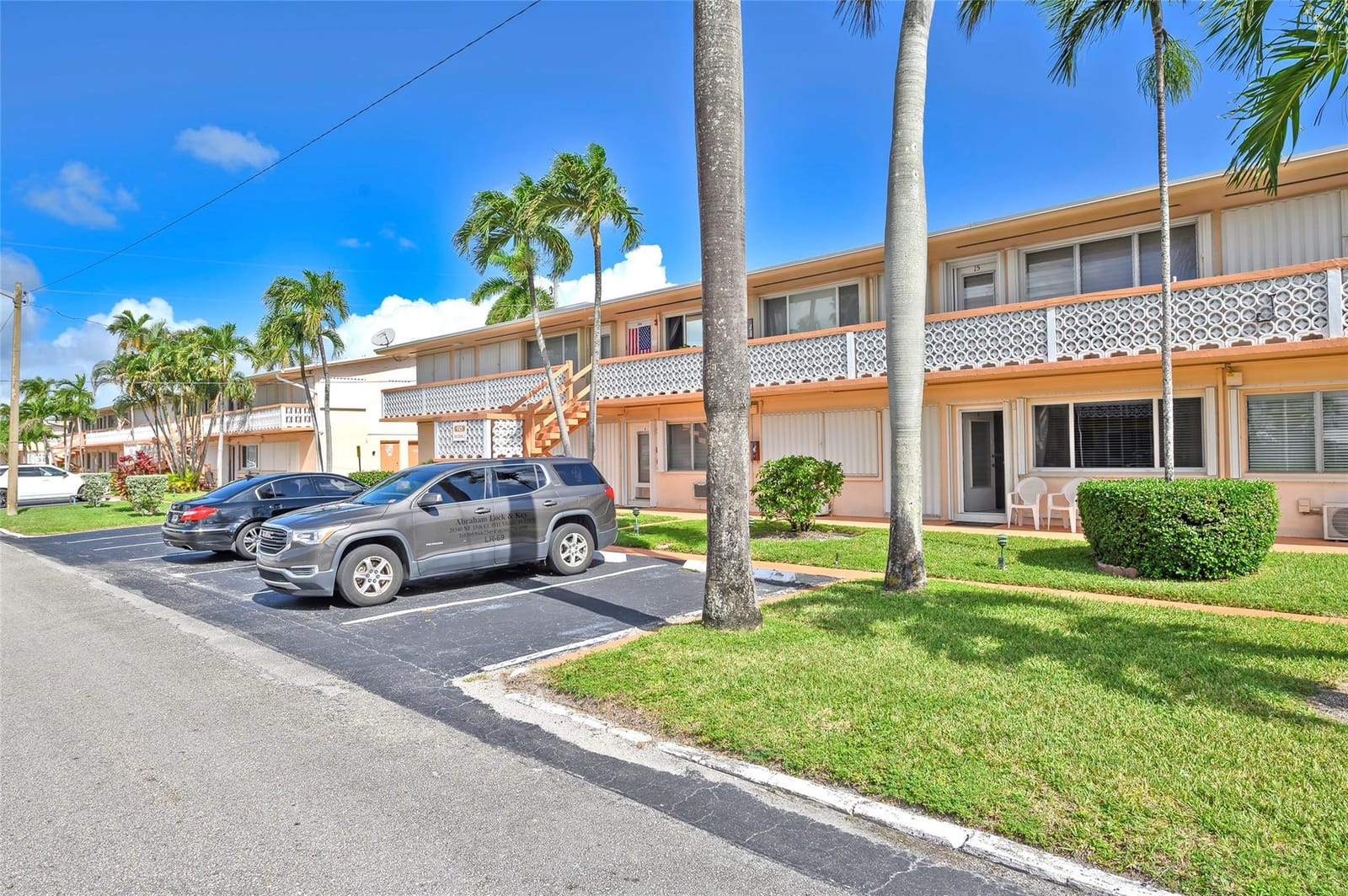 925 SW 11th Avenue Unit j17 — photo 4
