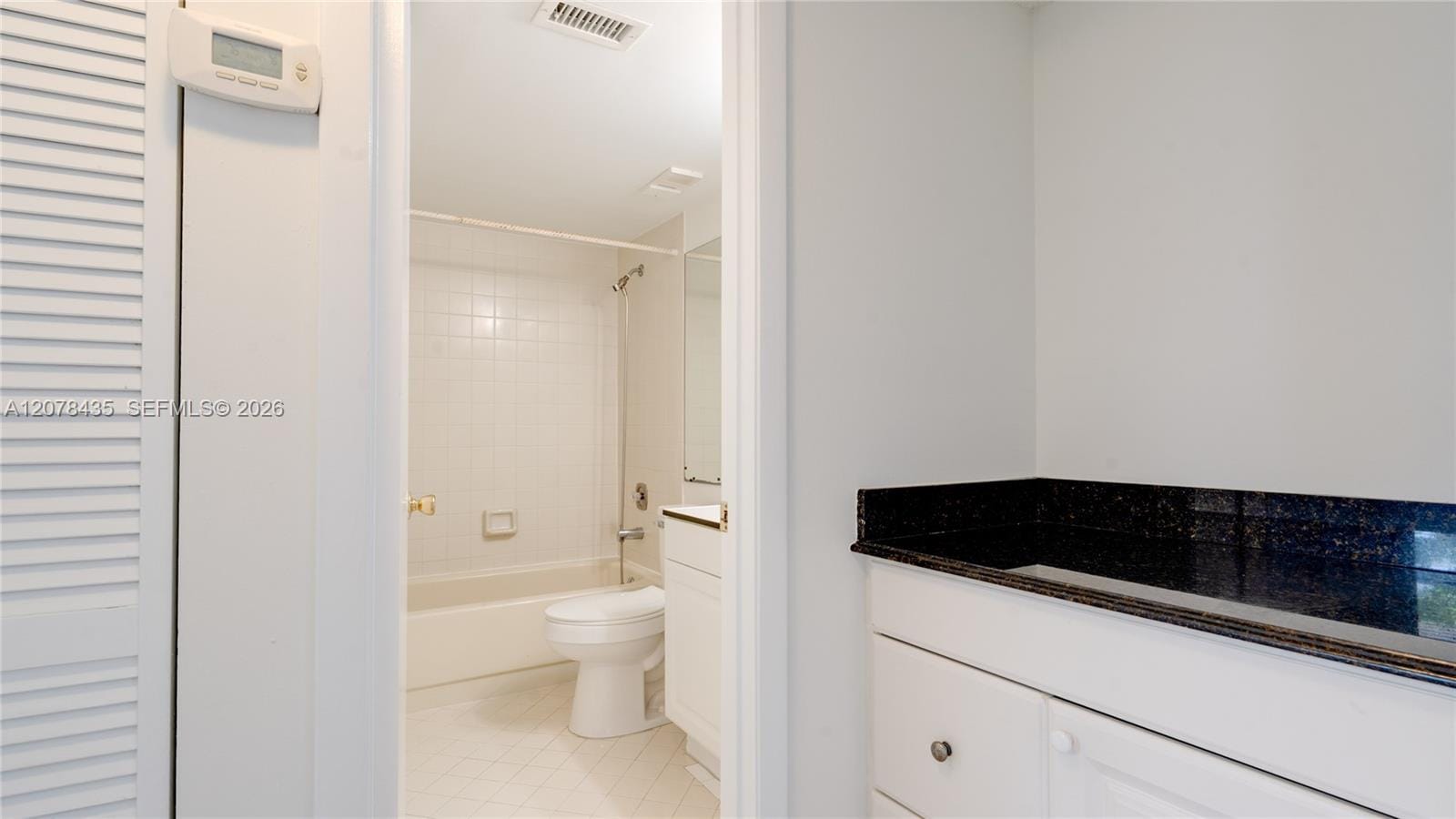 114 Lake Emerald Drive 409 — photo 5