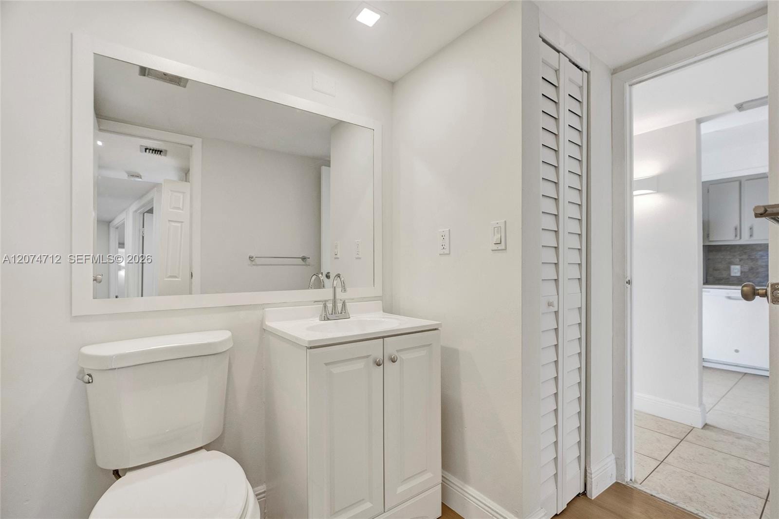 3401 N Country Club Drive EI403 — photo 12