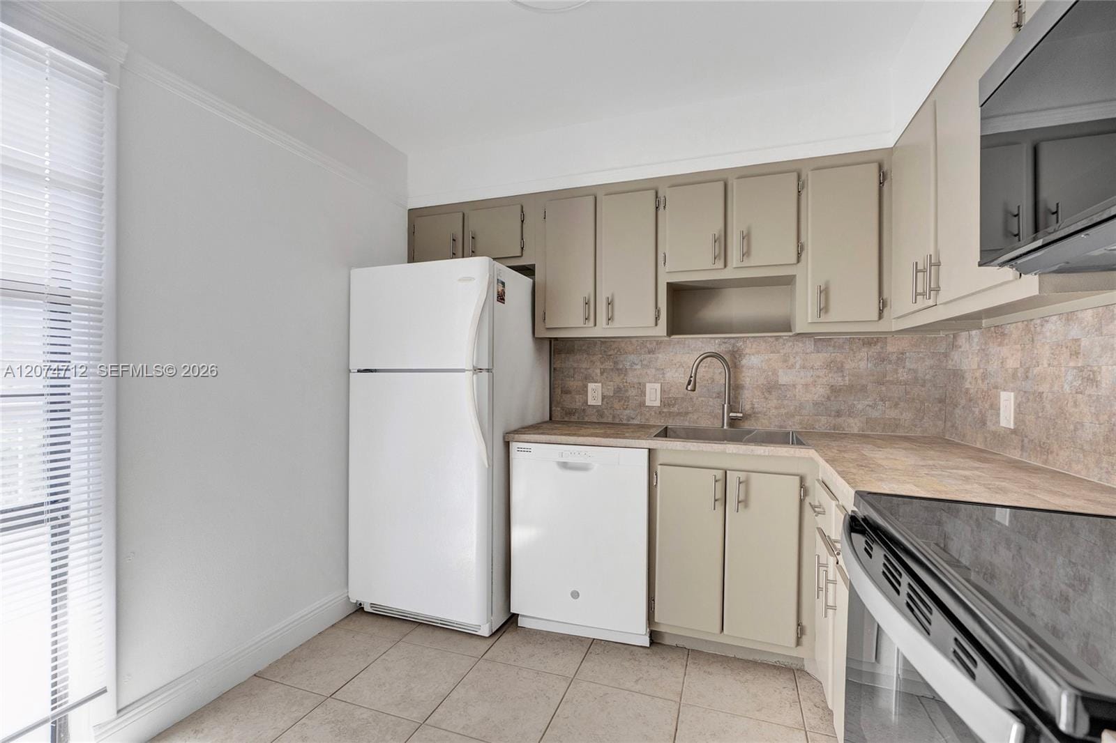 3401 N Country Club Drive EI403, Aventura, FL 33180 photo 16
