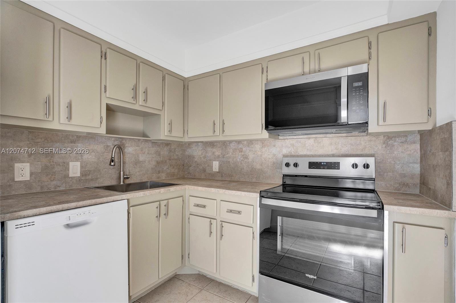 3401 N Country Club Drive EI403, Aventura, FL 33180 photo 17