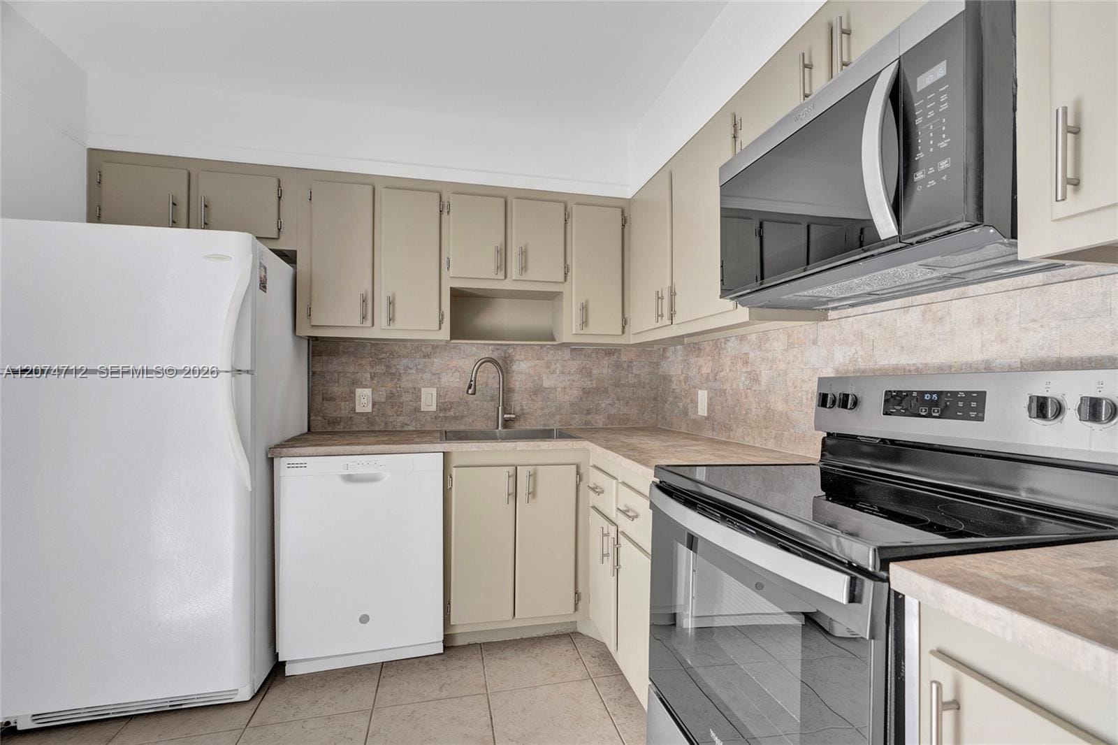 3401 N Country Club Drive EI403, Aventura, FL 33180 photo 19