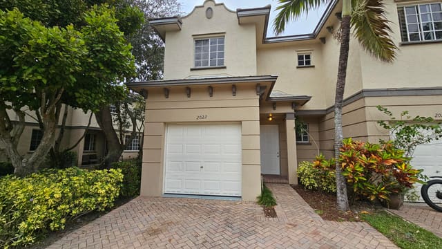 2022 ISLAND Drive, Riviera Beach, FL 33404