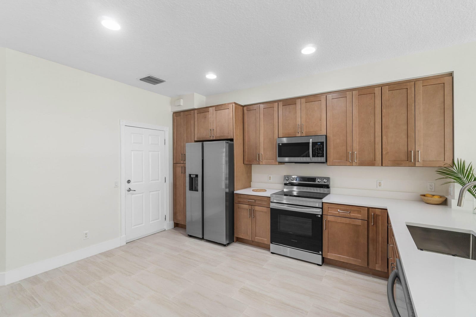 1182 Pinewood Lake Court — photo 3
