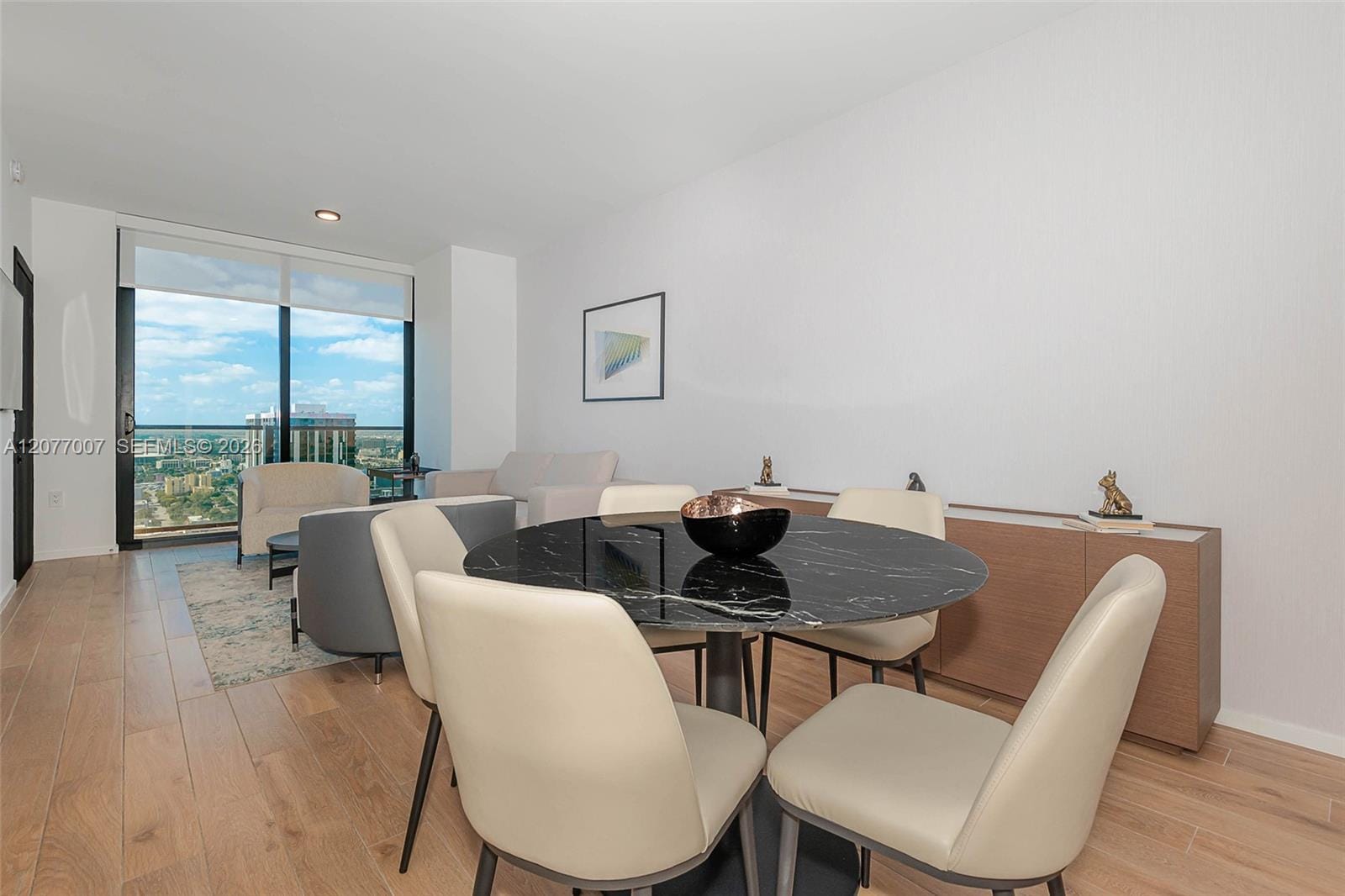 398 NE 5th 4118, Miami, FL 33132 photo 3