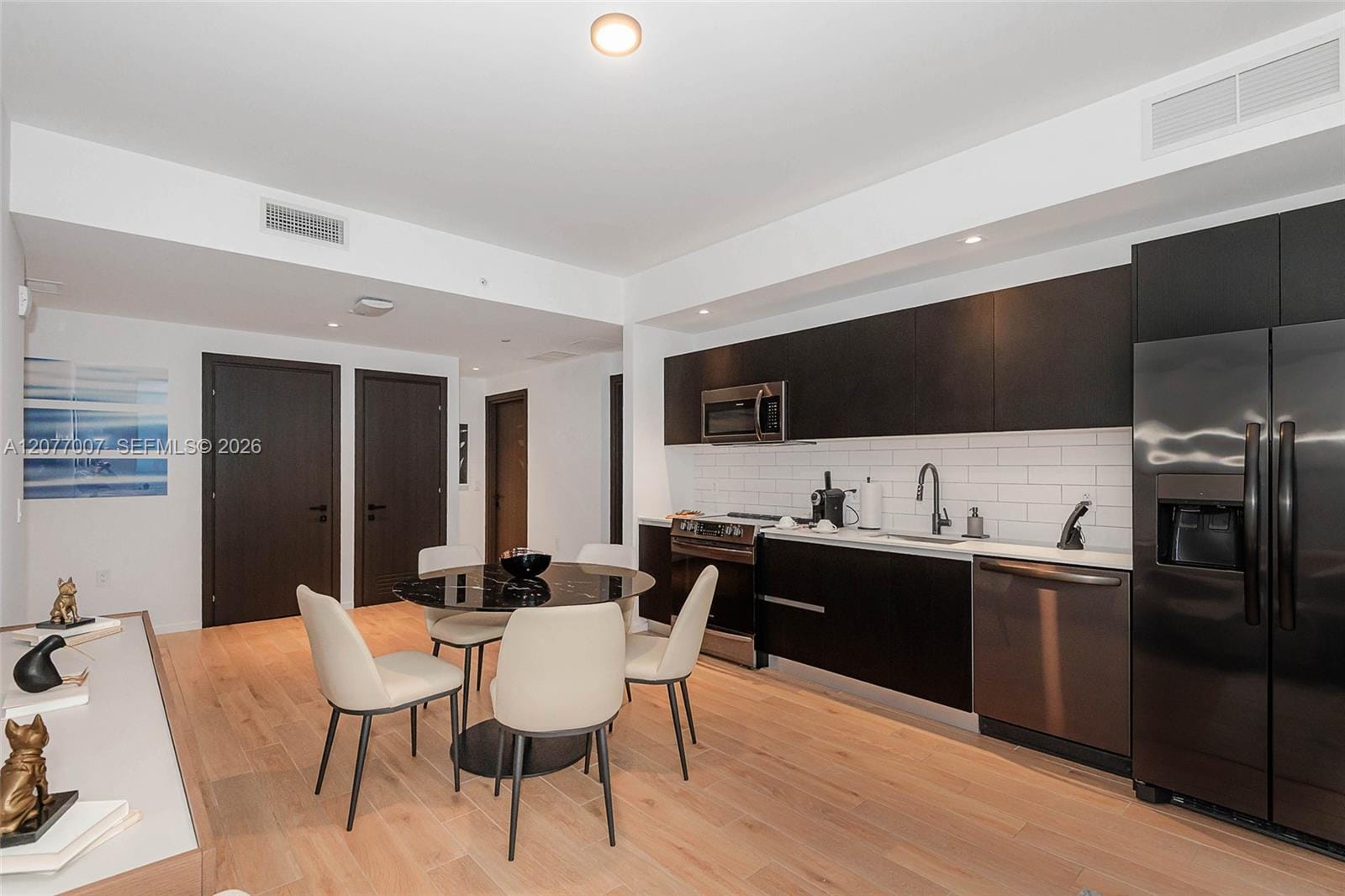 398 NE 5th 4118, Miami, FL 33132 photo 8