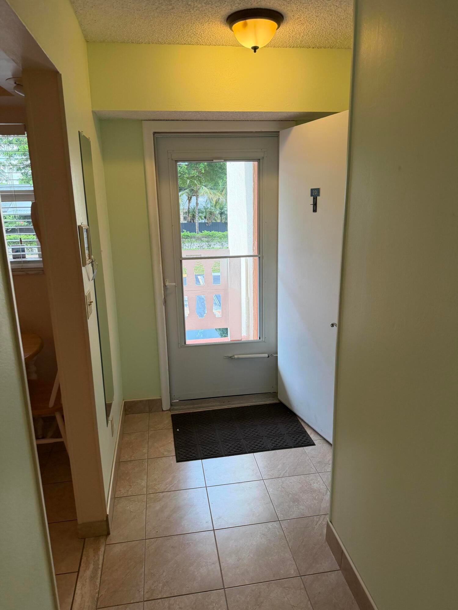 206 SE 10TH Street 201 — photo 8