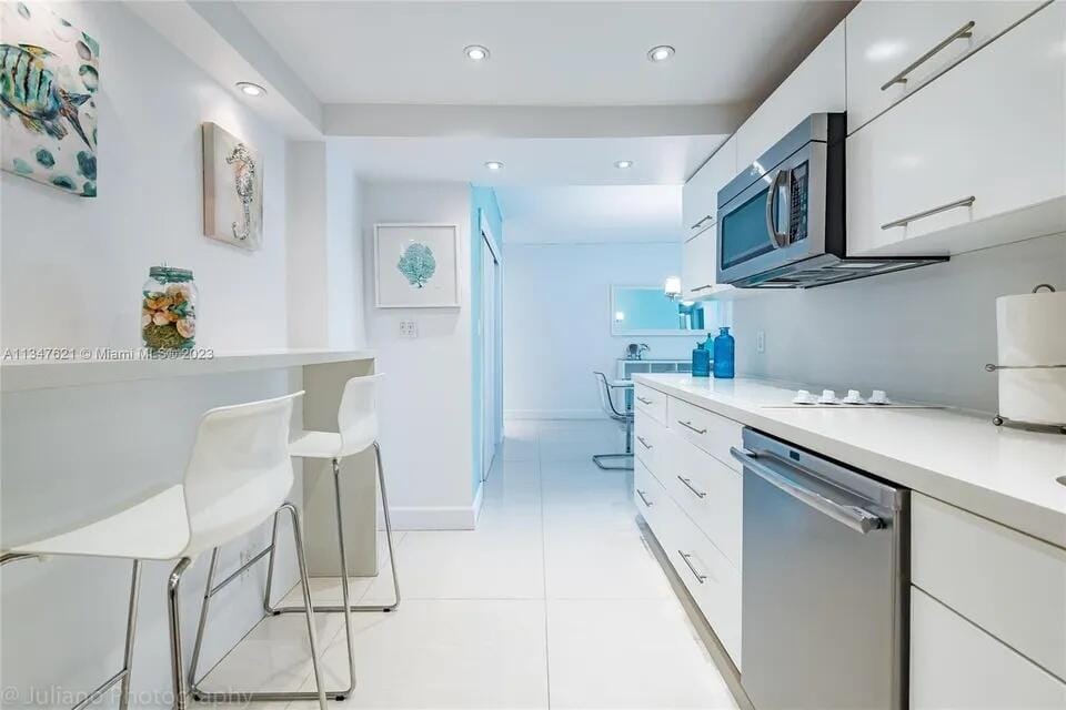 3901 S Ocean Drive 2H, Hollywood, FL 33019