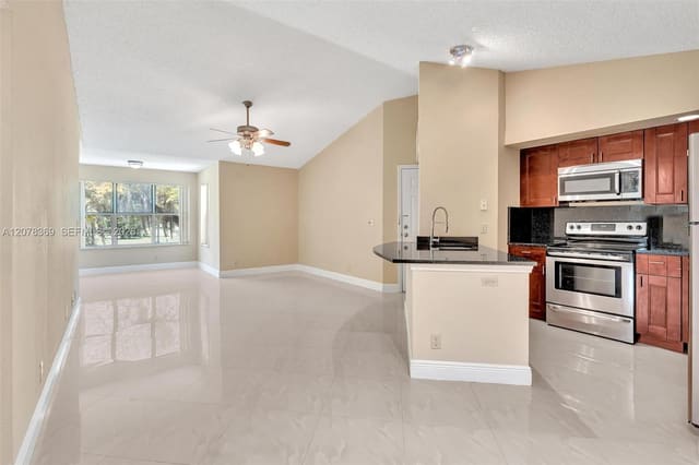 3370 Pinewalk Drive N 1222, Margate, FL 33063